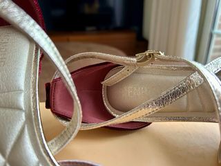 Zapatos de tacón terciopelo y piel