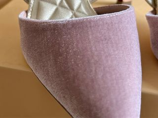 Zapatos de tacón terciopelo y piel