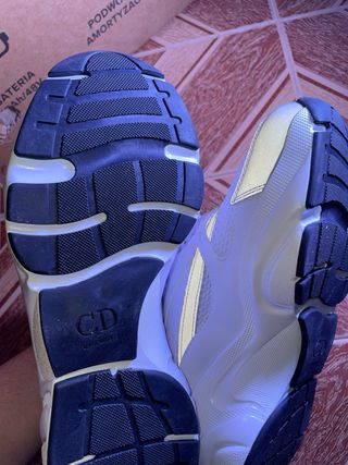 Scarpe da ginnastica bianche e grigie