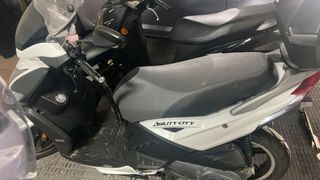 Kymco Agility City 125cc Blanca y negra NEGOCIABLE