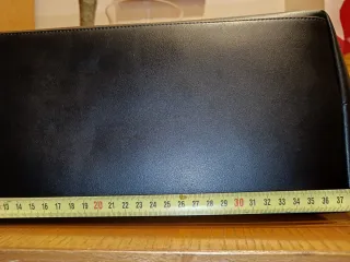 Borsa MET pelle nera con logo dorato