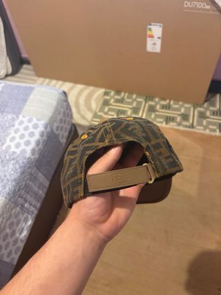 Gorra Fendi Marrón con Logo FF