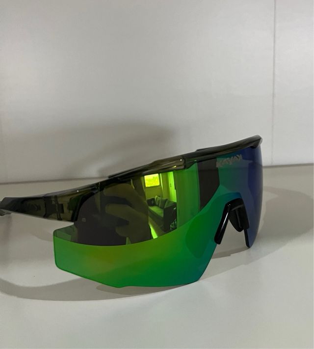 Occhiali da sole sportivo specchiati verde