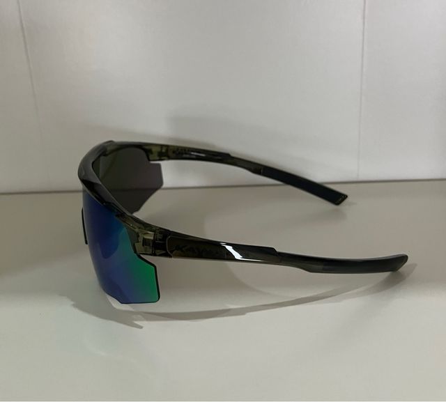 Occhiali da sole sportivo specchiati verde