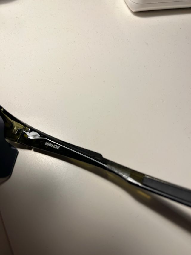 Occhiali da sole sportivo specchiati verde