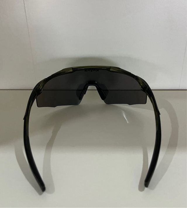 Occhiali da sole sportivo specchiati verde