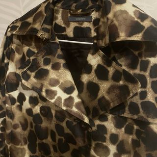 Gabardina animal print Liz Claiborne Talla S