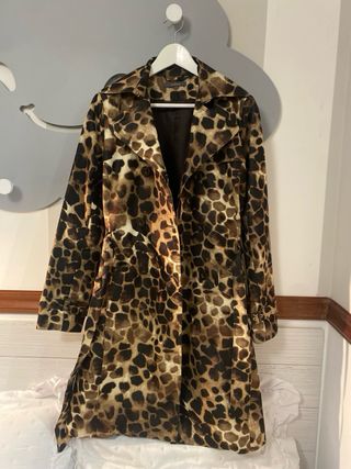 Gabardina animal print Liz Claiborne Talla S