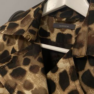 Gabardina animal print Liz Claiborne Talla S