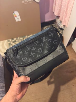 Bandolera Louis Vuitton Negra y Gris