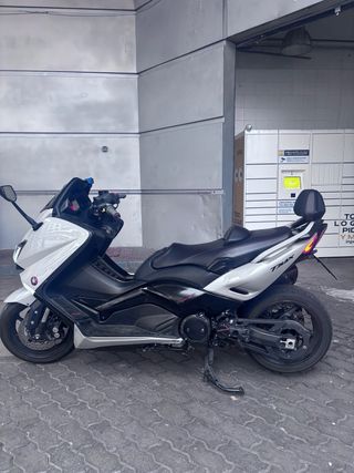 Moto Yamaha TMAX 530 2016 Gris.