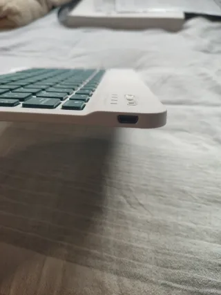 Teclado Bluetooth Blanco y Verde