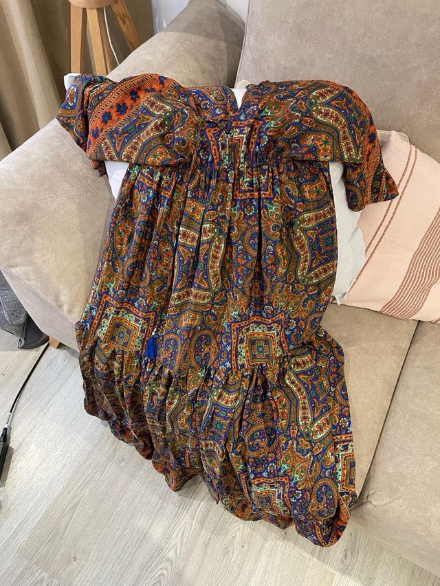 Pack de vestidos y demás ropa de mujer