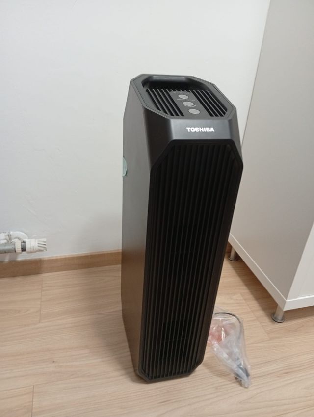 Purificador de aire Toshiba negro