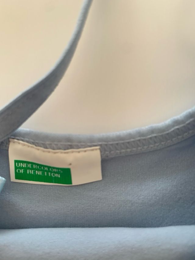 Lote 2 tops Benetton tacto seda