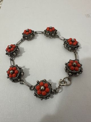 Pulsera Plata y Coral Rojo