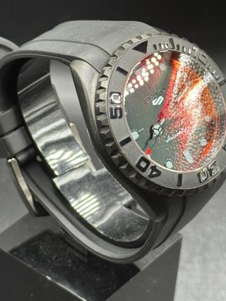 Reloj Seiko Modificado Negro/Rojo