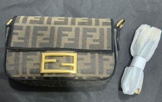 Bolso Fendi pequeño marrón y dorado
