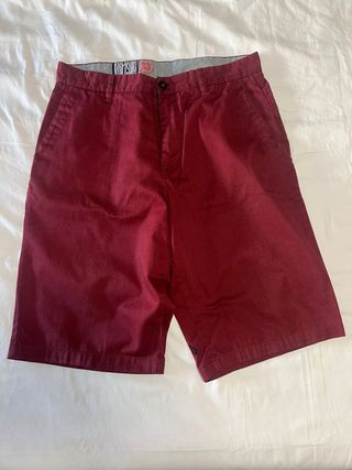 Pantalón corto Volcom rojo talla 33 EEUU