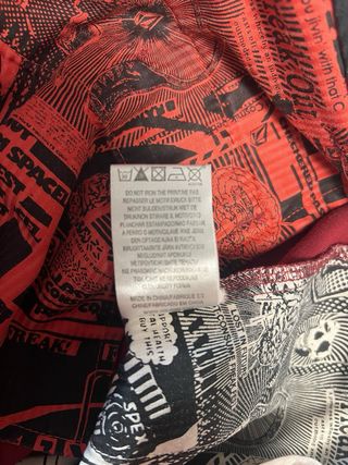 Pantalón corto Volcom rojo talla 33 EEUU