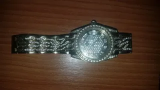 Reloj de pulsera con diamantes
