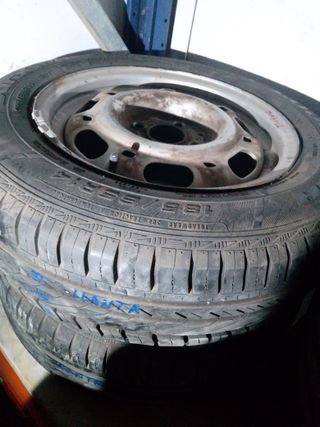 2 Ruedas 185/65 R14 con llantas