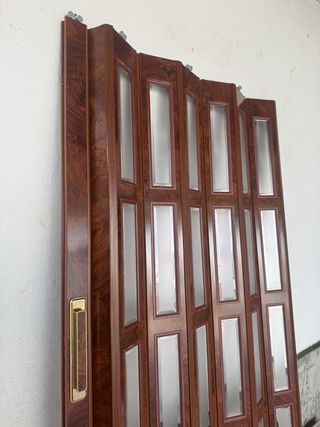 Puerta plegable madera 