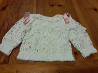 Conjunto toquilla y 3 jerséis bebé