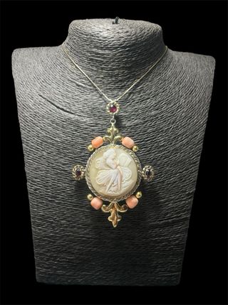 Ciondolo Cameo Antico Oro e Pietre