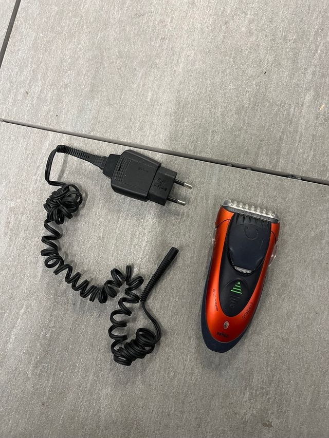 Rasoio elettrico per barba