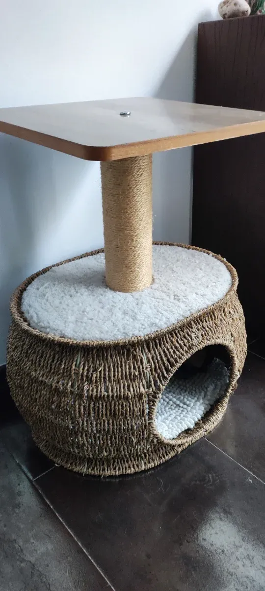 Rascador y cama para gatos