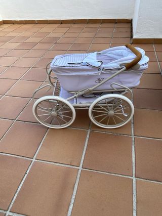 Precioso carrito de muñecas vintage