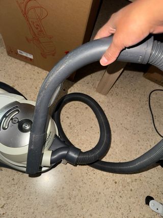 Aspiradora con depósito y manguera