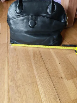 Bolso de mano de piel suave negro