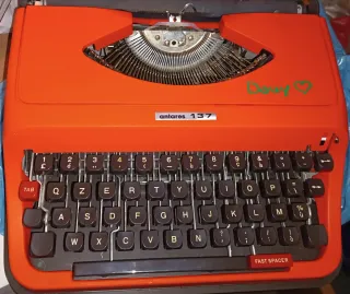 Macchina da scrivere Antares 137 arancione
