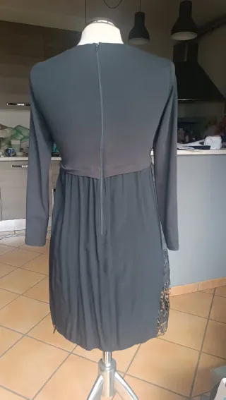 Abito pizzo nero e oro