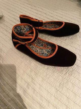 Bailarinas terciopelo mujer marrón y naranja.