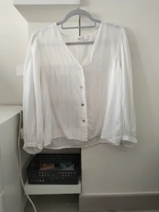Camisa blanca de manga larga