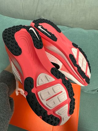 Zapatillas Nike Vomero 18 Mujer Negro/Rosa