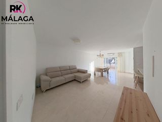 Piso en alquiler en Puerto de la Torre - Atabal en Málaga