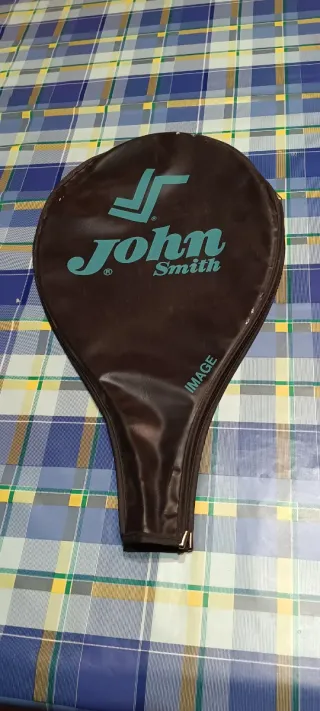 Raqueta de tenis verde