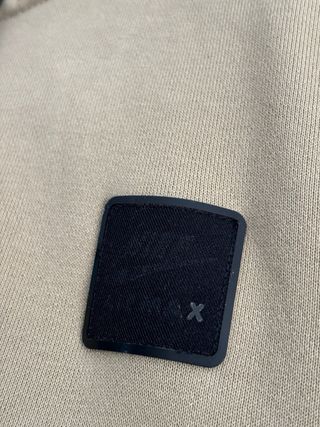 Chaqueta Nike con capucha y cremallera