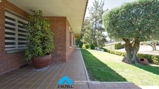 Chalet en venta en Canovelles