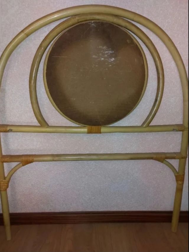 Cabecero mimbre y bambú. Negociable.