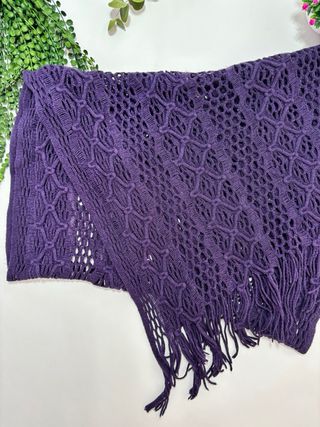 Bufanda Zara Morada Tejida con Flecos