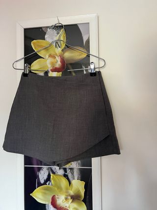 Falda pantalón gris Stradivarius XS