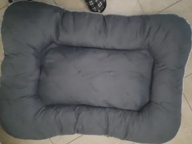 Camita para perro reversible Petking negro yercigr