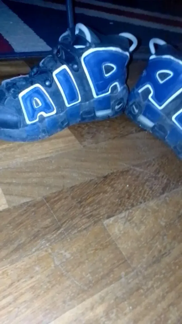 Nike air  In pelle con suola in gomma  Tenute bene