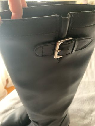 Botas altas Zara negras con hebilla