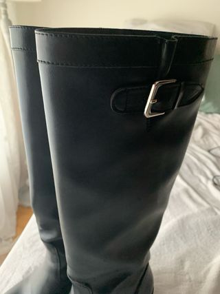Botas altas Zara negras con hebilla